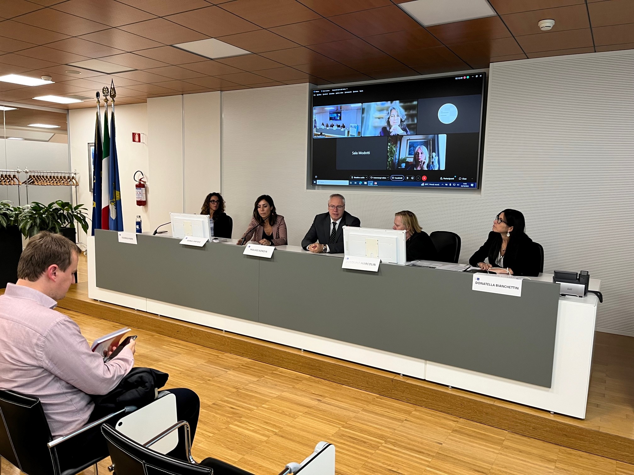 PARI OPPORTUNITÀ. BORDIN: INSPIEGABILE DIFFERENZA SALARIALE UOMO-DONNA